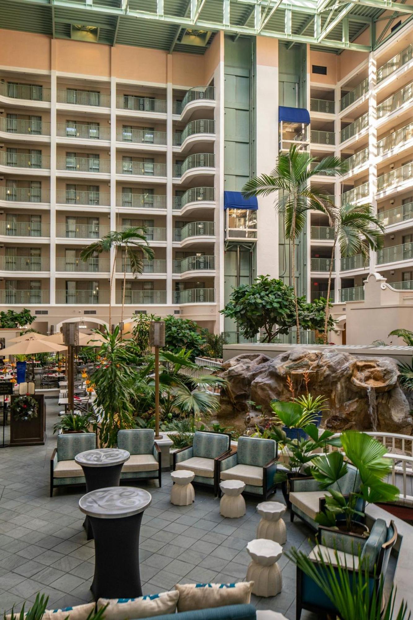 Sheraton Suites Fort Lauderdale At Cypress Creek Exterior photo